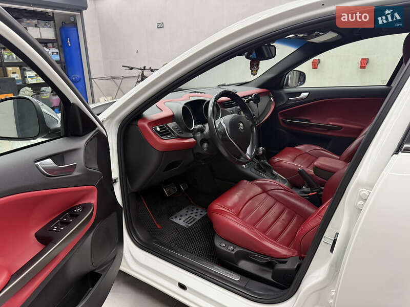 Хэтчбек Alfa Romeo Giulietta 2014 в Днепре фото 11 Хэтчбек Alfa Romeo Giulietta 2014 в Днепре