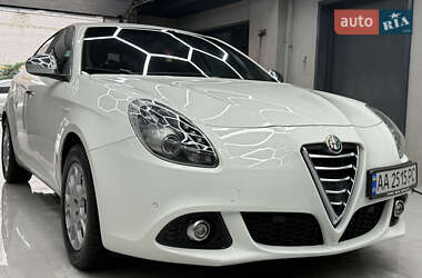 Хетчбек Alfa Romeo Giulietta 2014 в Дніпрі