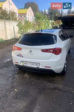 Хэтчбек Alfa Romeo Giulietta 2013 в Киеве