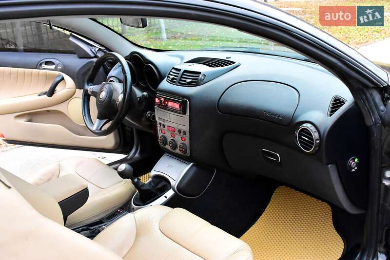 Купе Alfa Romeo GT 2005 в Киеве фото 9 Купе Alfa Romeo GT 2005 в Киеве