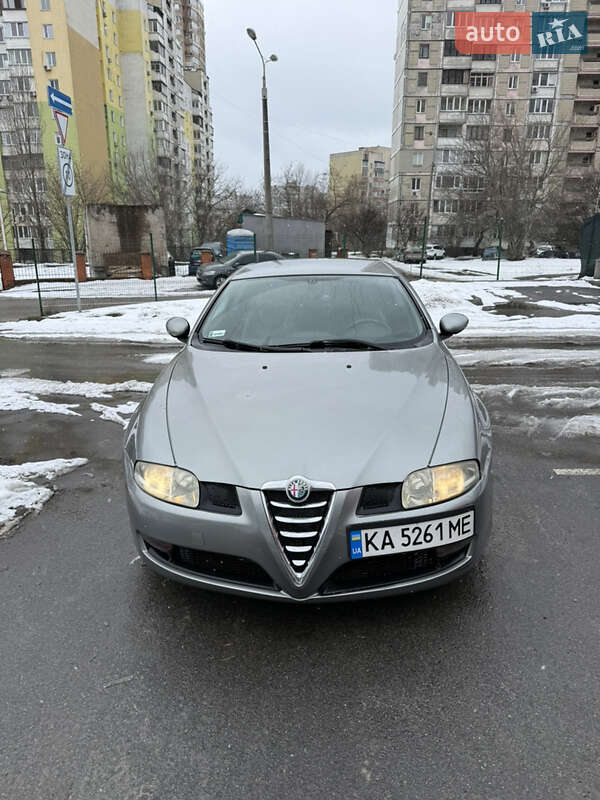 Alfa Romeo GT 2004