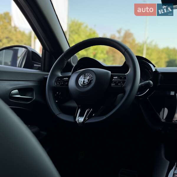 Внедорожник / Кроссовер Alfa Romeo Junior 2025 в Львове