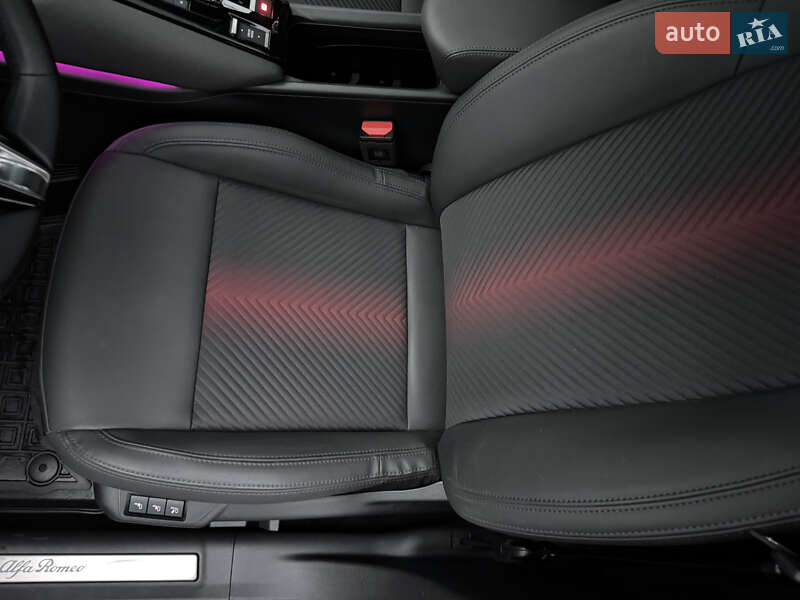 Внедорожник / Кроссовер Alfa Romeo Junior 2025 в Киеве