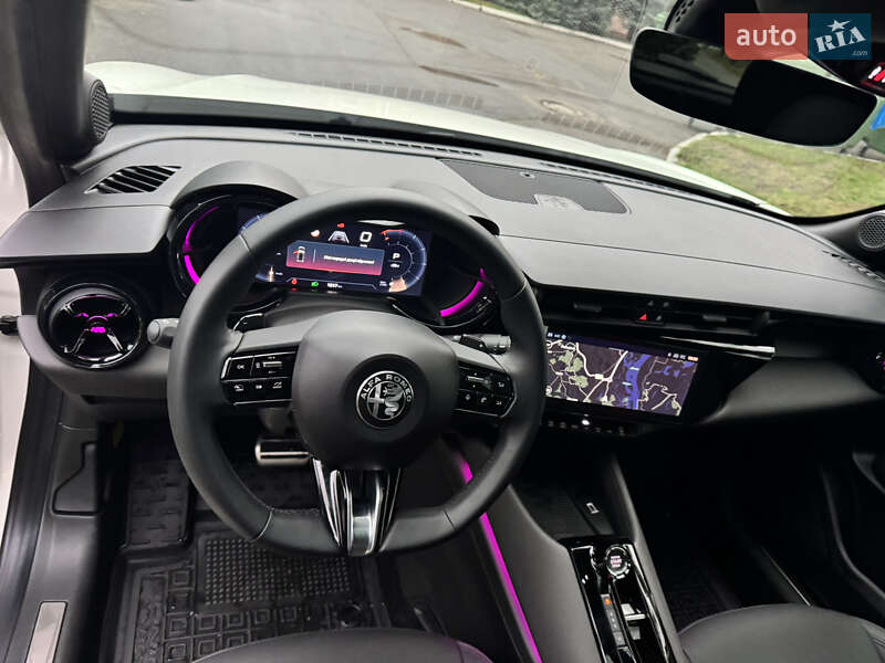 Внедорожник / Кроссовер Alfa Romeo Junior 2025 в Киеве