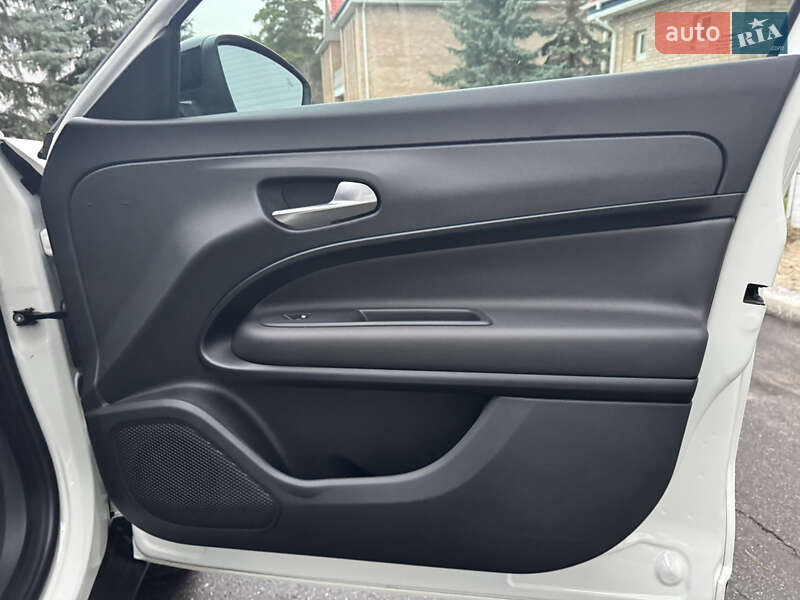 Внедорожник / Кроссовер Alfa Romeo Junior 2025 в Киеве