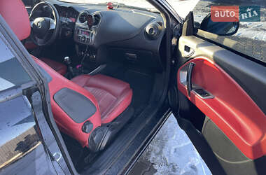 Хетчбек Alfa Romeo MiTo 2010 в 