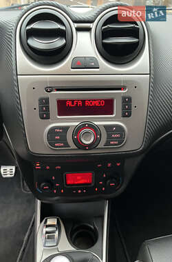 Хэтчбек Alfa Romeo MiTo 2011 в 