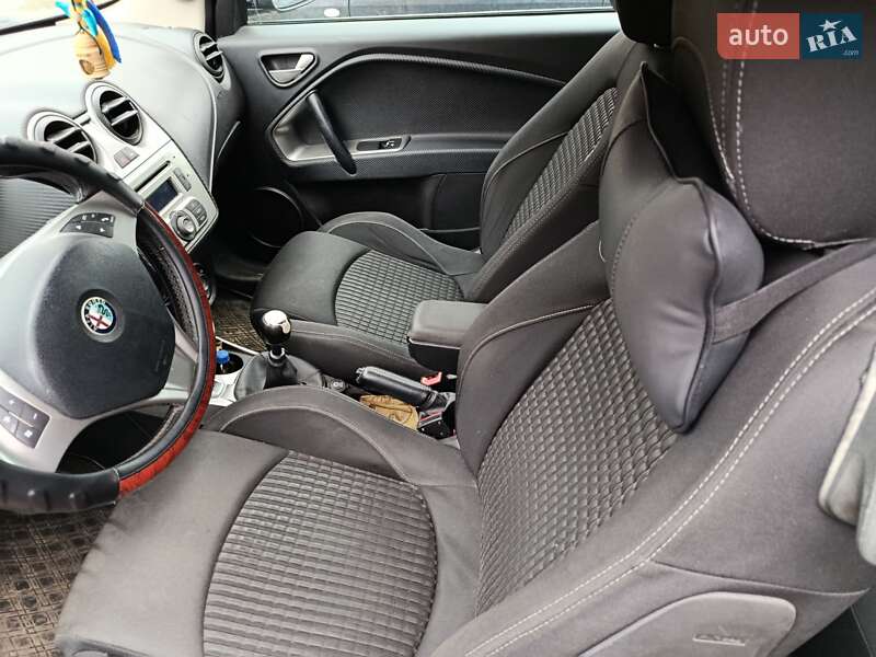 Хэтчбек Alfa Romeo MiTo 2010 в Кривом Роге