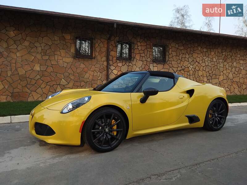Купе Alfa Romeo Spider 2016 в Києві