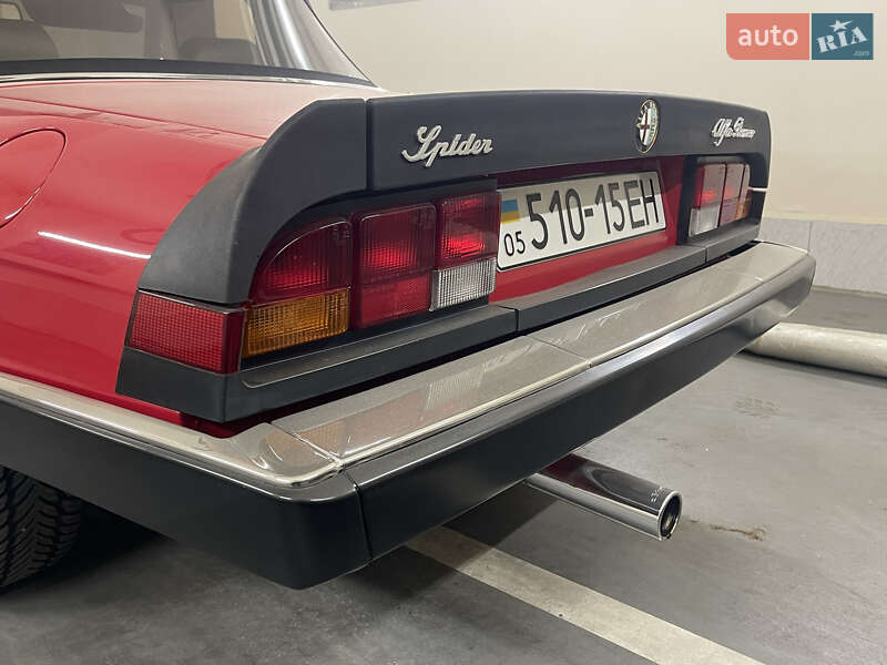 Кабриолет Alfa Romeo Spider 1987 в Киеве
