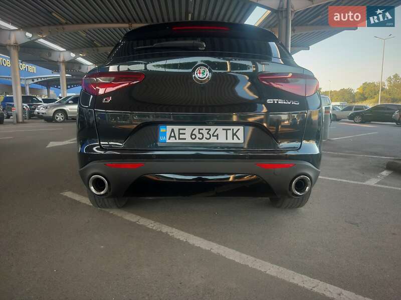 Внедорожник / Кроссовер Alfa Romeo Stelvio 2017 в Днепре