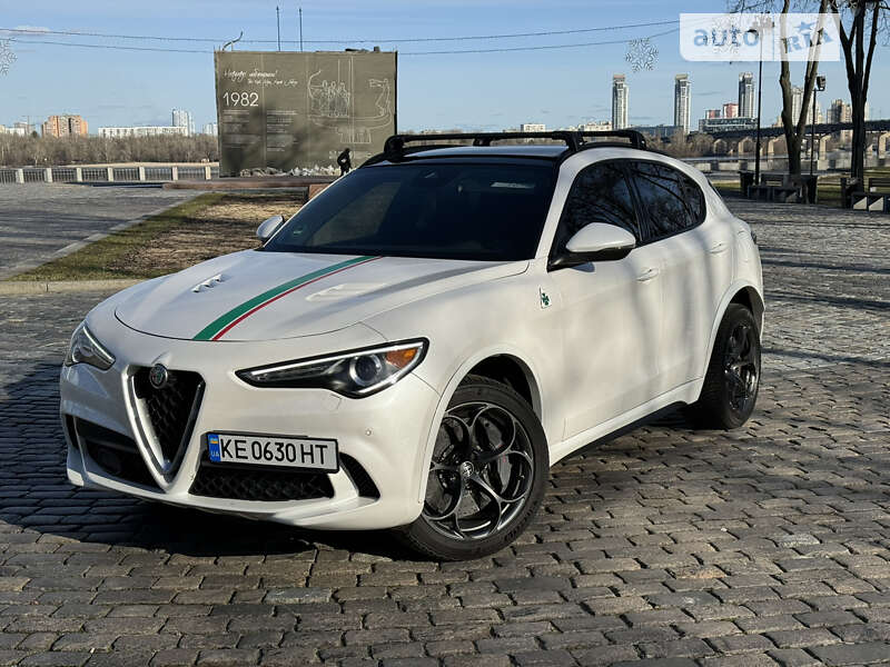 Внедорожник / Кроссовер Alfa Romeo Stelvio 2018 в Киеве