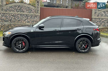 Внедорожник / Кроссовер Alfa Romeo Stelvio 2018 в 