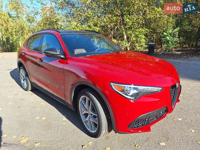 Alfa Romeo Stelvio 2017