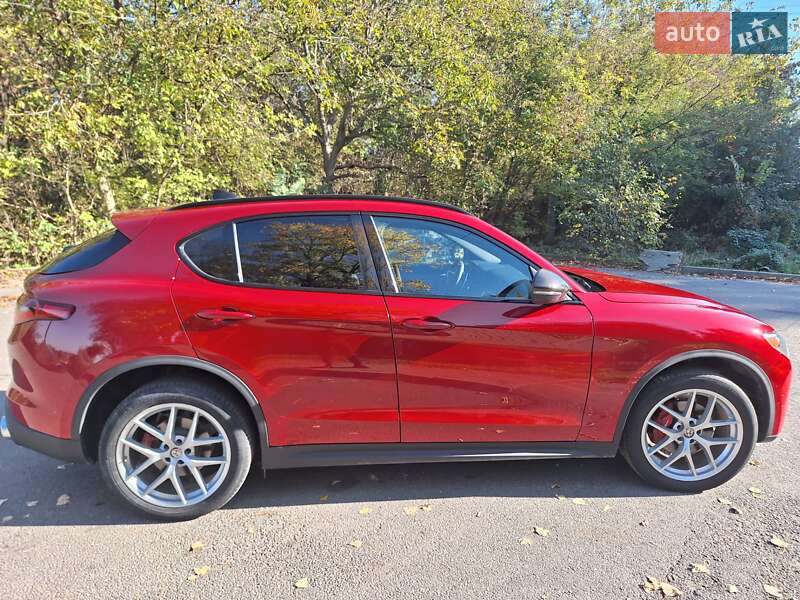 Позашляховик / Кросовер Alfa Romeo Stelvio 2017 в Чернівцях