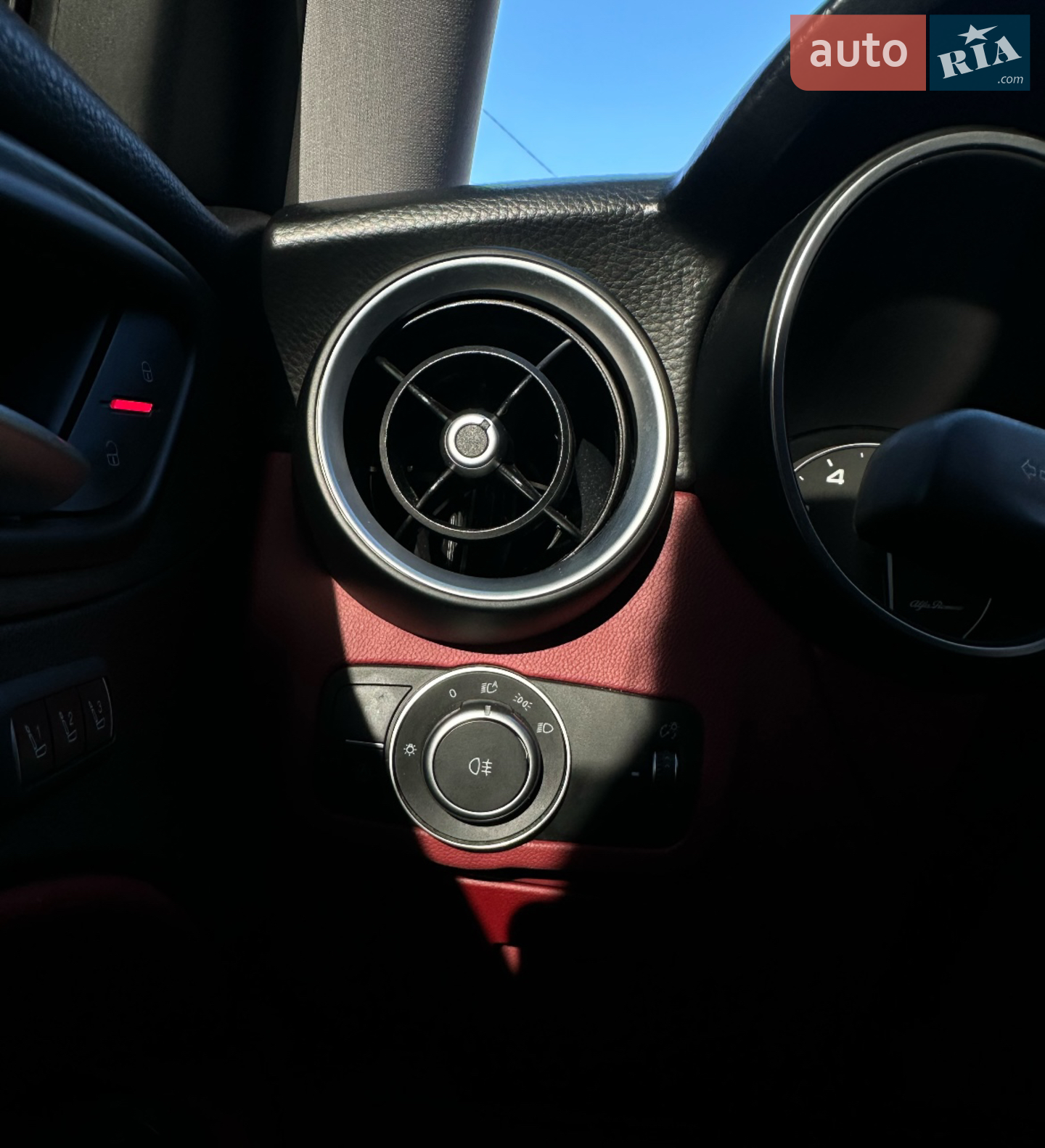 2017 Alfa Romeo Stelvio - мініатюра 16