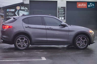 Внедорожник / Кроссовер Alfa Romeo Stelvio 2017 в 