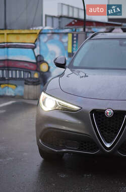 Внедорожник / Кроссовер Alfa Romeo Stelvio 2017 в 