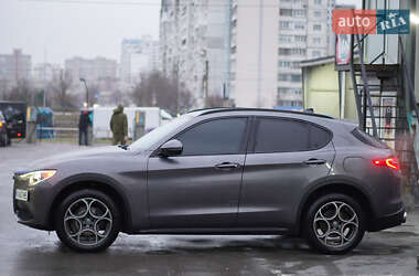 Внедорожник / Кроссовер Alfa Romeo Stelvio 2017 в 