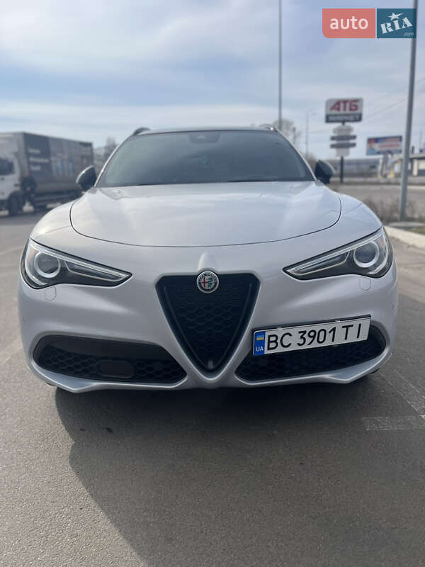 Позашляховик / Кросовер Alfa Romeo Stelvio 2020 в Києві