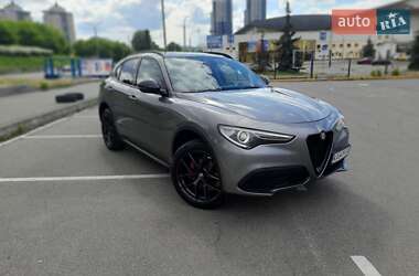 Позашляховик / Кросовер Alfa Romeo Stelvio 2020 в 