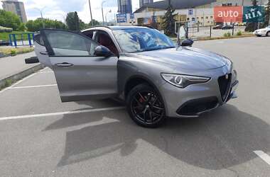 Позашляховик / Кросовер Alfa Romeo Stelvio 2020 в 