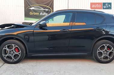 Позашляховик / Кросовер Alfa Romeo Stelvio 2017 в 