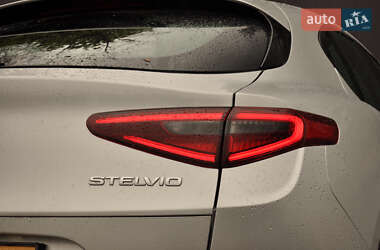 Внедорожник / Кроссовер Alfa Romeo Stelvio 2019 в 