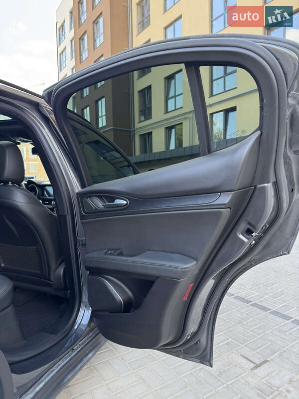 Позашляховик / Кросовер Alfa Romeo Stelvio 2021 в Рівному фото 25 Позашляховик / Кросовер Alfa Romeo Stelvio 2021 в Рівному