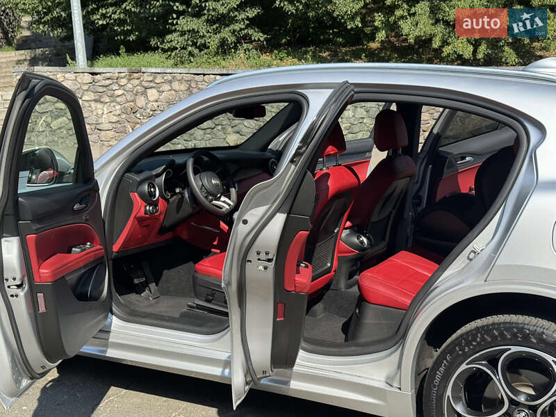 Внедорожник / Кроссовер Alfa Romeo Stelvio 2021 в Киеве