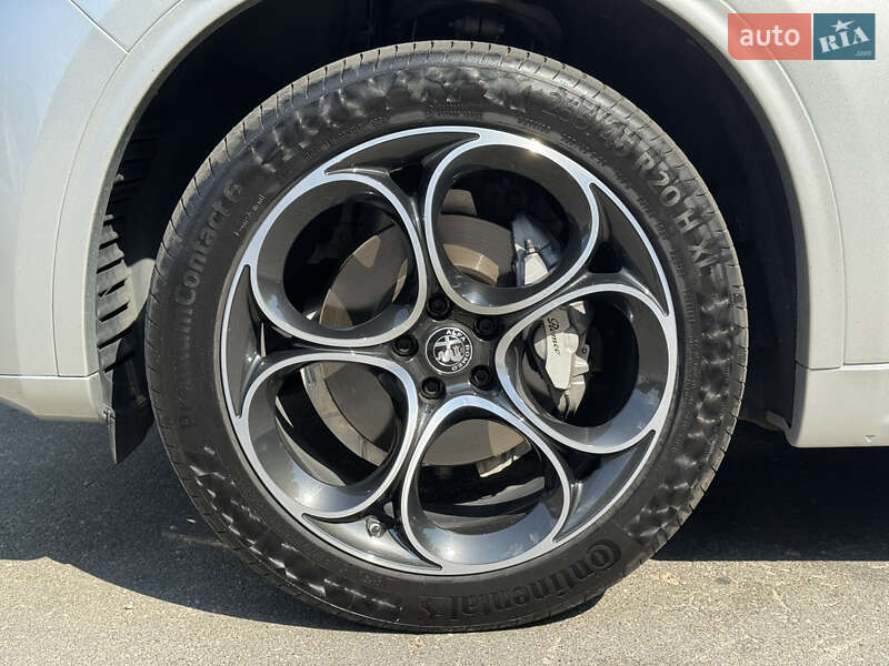 Внедорожник / Кроссовер Alfa Romeo Stelvio 2021 в Киеве