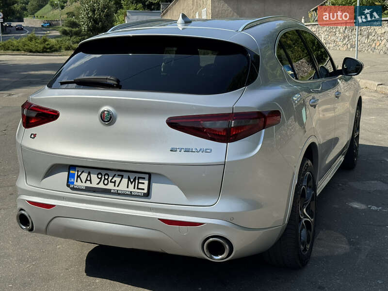 Внедорожник / Кроссовер Alfa Romeo Stelvio 2021 в Киеве