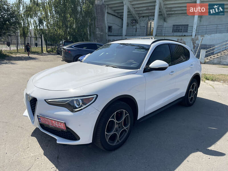 Позашляховик / Кросовер Alfa Romeo Stelvio 2017 в Полтаві