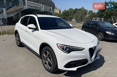 Позашляховик / Кросовер Alfa Romeo Stelvio 2017 в 