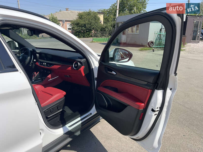 Позашляховик / Кросовер Alfa Romeo Stelvio 2017 в Полтаві