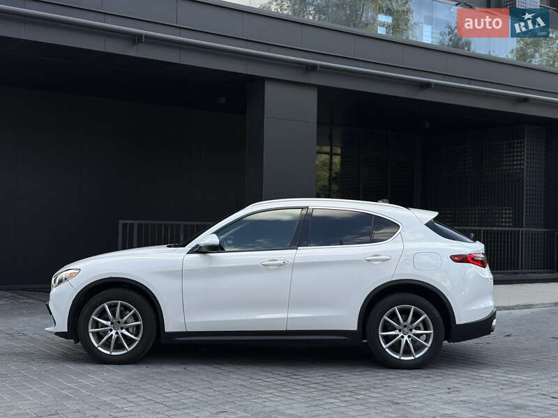 Внедорожник / Кроссовер Alfa Romeo Stelvio 2017 в Львове