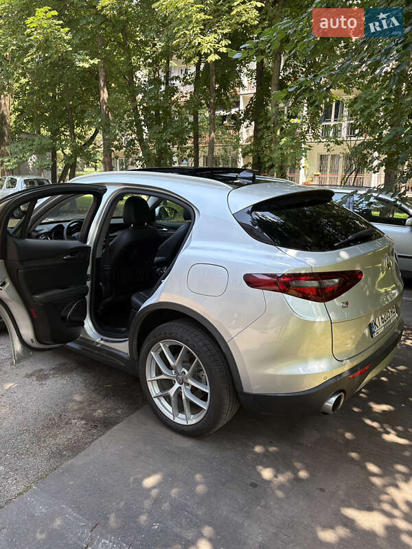 Позашляховик / Кросовер Alfa Romeo Stelvio 2017 в Львові