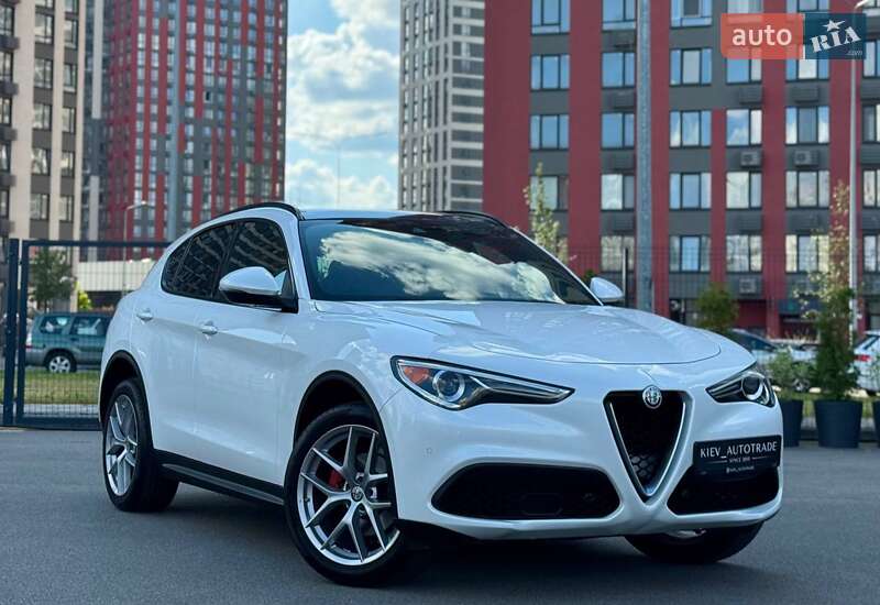 Alfa Romeo Stelvio 2017