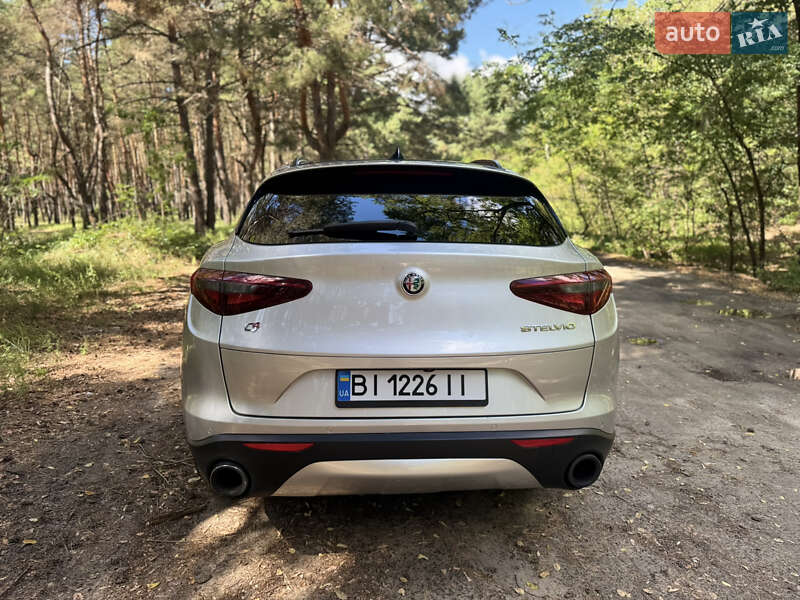 Позашляховик / Кросовер Alfa Romeo Stelvio 2017 в Кременчуці