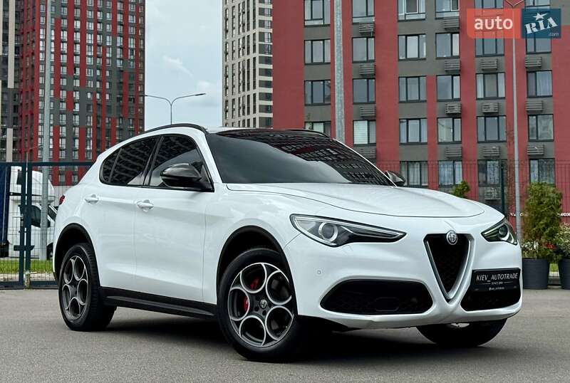 Alfa Romeo Stelvio 2017