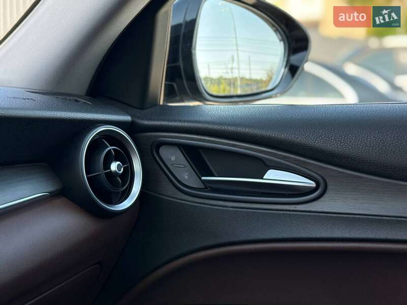 Внедорожник / Кроссовер Alfa Romeo Stelvio 2018 в Киеве фото 29 Внедорожник / Кроссовер Alfa Romeo Stelvio 2018 в Киеве