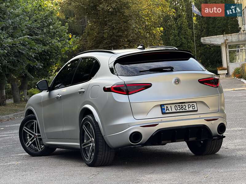 Внедорожник / Кроссовер Alfa Romeo Stelvio 2018 в Киеве