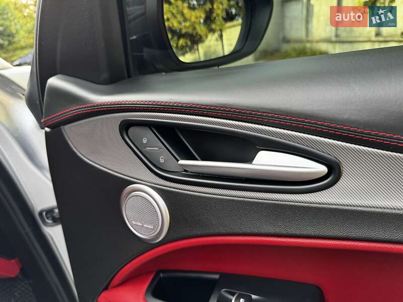 Внедорожник / Кроссовер Alfa Romeo Stelvio 2018 в Киеве