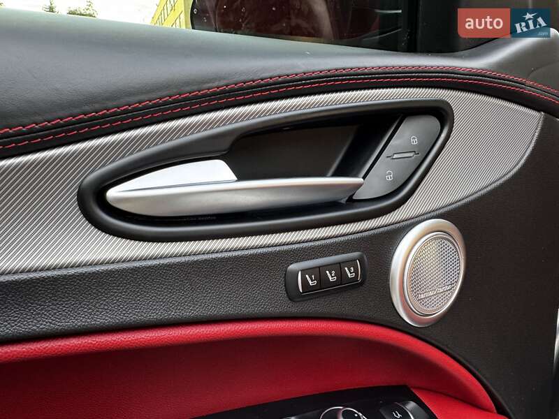 Внедорожник / Кроссовер Alfa Romeo Stelvio 2018 в Киеве