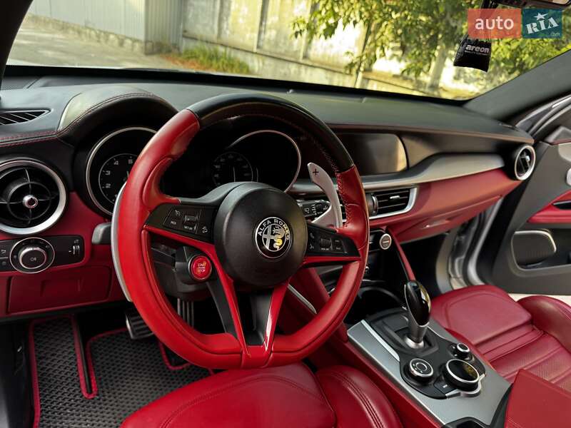 Внедорожник / Кроссовер Alfa Romeo Stelvio 2018 в Киеве