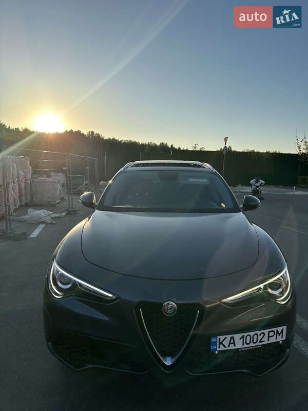Внедорожник / Кроссовер Alfa Romeo Stelvio 2018 в 