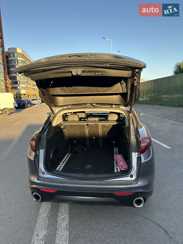 Внедорожник / Кроссовер Alfa Romeo Stelvio 2018 в Киеве фото 7 Внедорожник / Кроссовер Alfa Romeo Stelvio 2018 в Киеве