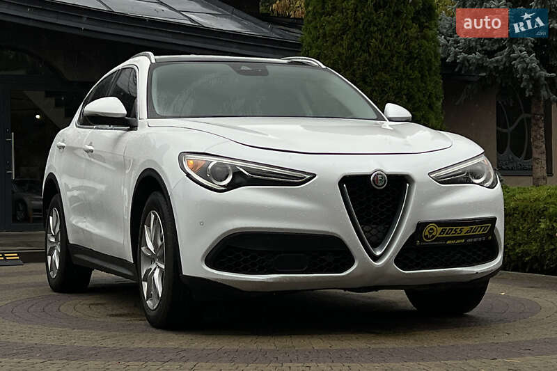 Alfa Romeo Stelvio 2017
