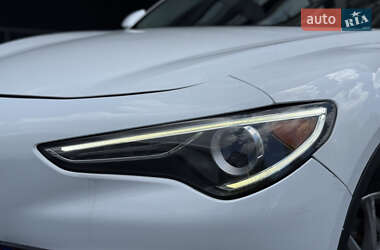 Внедорожник / Кроссовер Alfa Romeo Stelvio 2017 в 