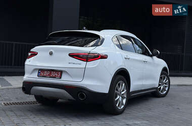Внедорожник / Кроссовер Alfa Romeo Stelvio 2017 в 